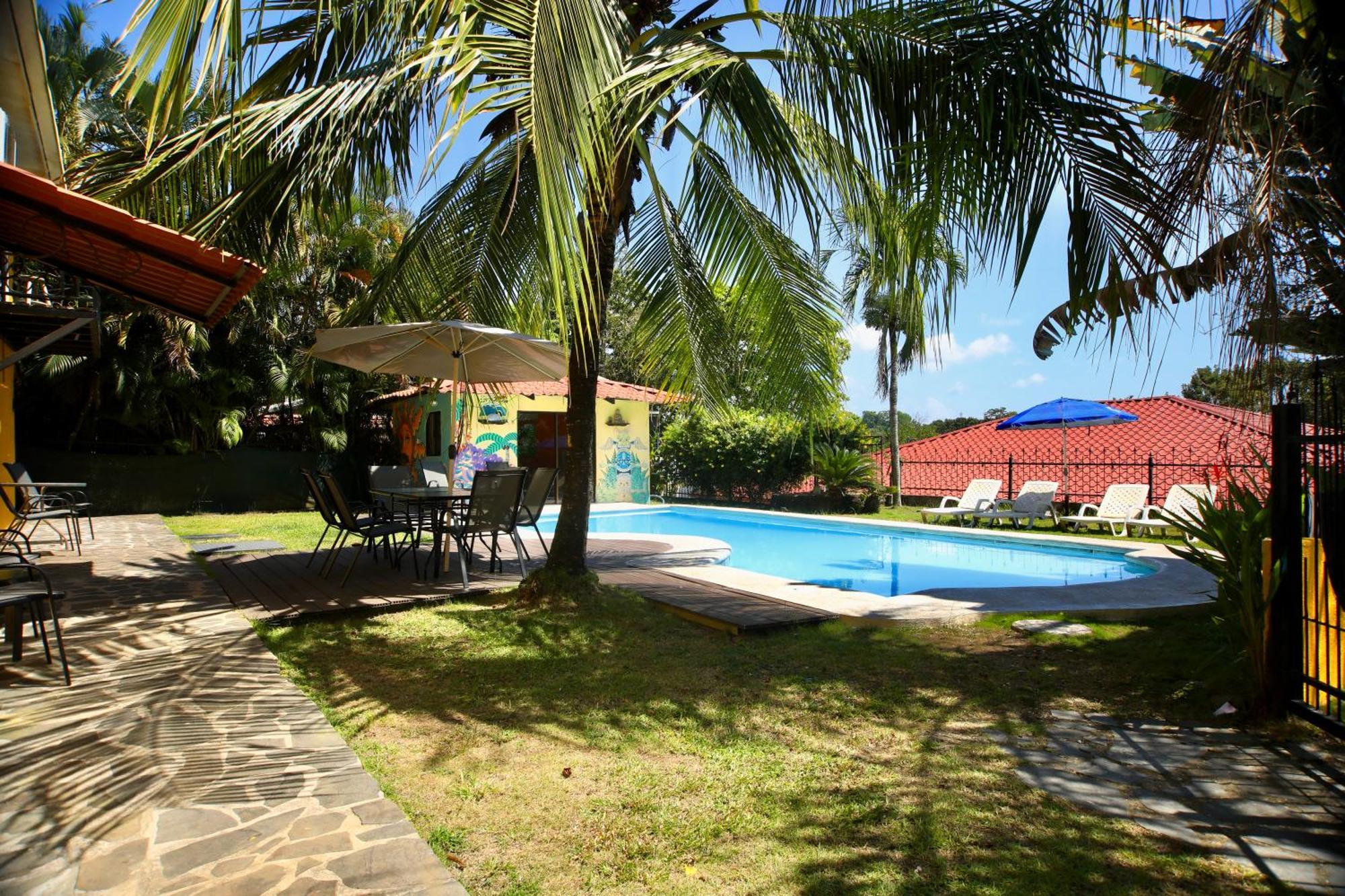 Wipeout Hostel Jacó Esterno foto